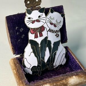 Vintage Chinese Cloisonne Cat Brooch Pin